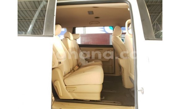 Buy Import Kia Carnival White Car in Import - Dubai in Ashanti Buy Import Kia Carnival White Car in Import - Dubai in Ashanti