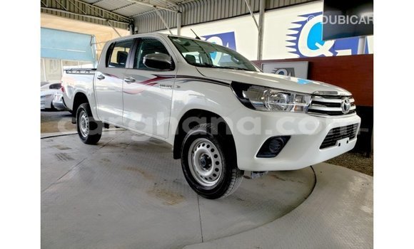 Ra Imported Toyota Hilux funfun Ọkọ̀ in Import - Dubai ni Ashanti Ra Imported Toyota Hilux funfun Ọkọ̀ in Import - Dubai ni Ashanti