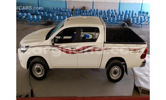 Ra Imported Toyota Hilux funfun Ọkọ̀ in Import - Dubai ni Ashanti Ra Imported Toyota Hilux funfun Ọkọ̀ in Import - Dubai ni Ashanti