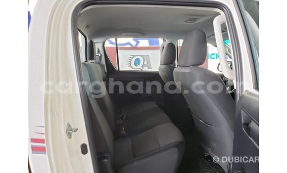 Ra Imported Toyota Hilux funfun Ọkọ̀ in Import - Dubai ni Ashanti Ra Imported Toyota Hilux funfun Ọkọ̀ in Import - Dubai ni Ashanti