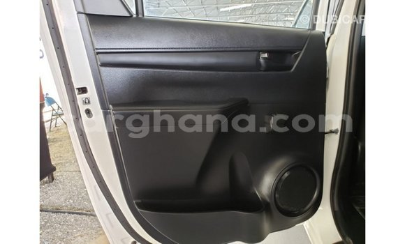 Ra Imported Toyota Hilux funfun Ọkọ̀ in Import - Dubai ni Ashanti Ra Imported Toyota Hilux funfun Ọkọ̀ in Import - Dubai ni Ashanti