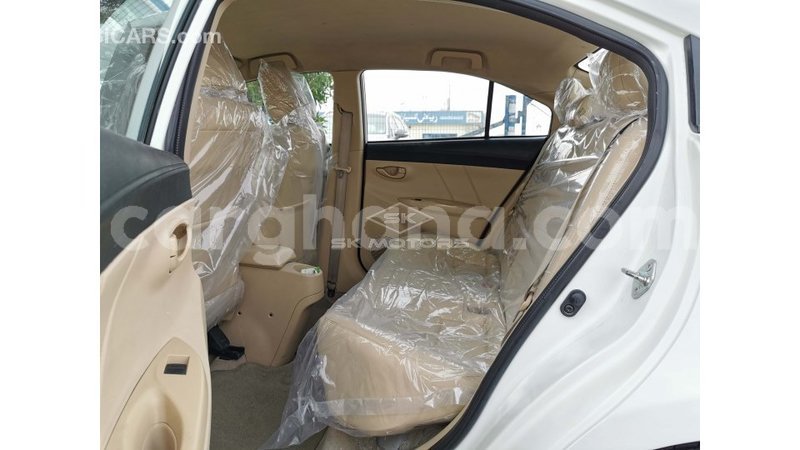 Big with watermark toyota yaris ashanti import dubai 34375