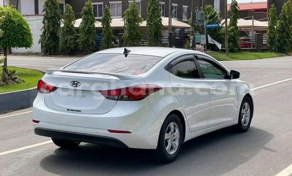 Ra Àlòkù Hyundai Elantra funfun Ọkọ̀ in Apam ni Aarin