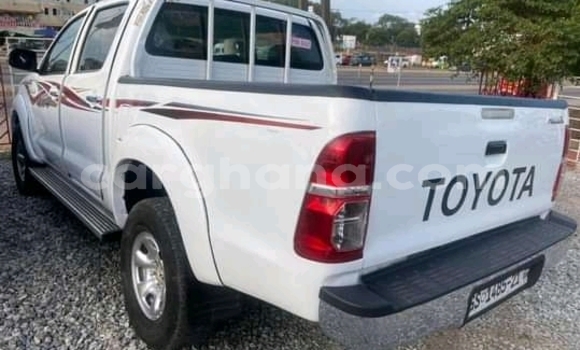Sayi Na hannu Toyota Hilux White Mota in Sekondi–Takoradi Metropolitan a Yamma