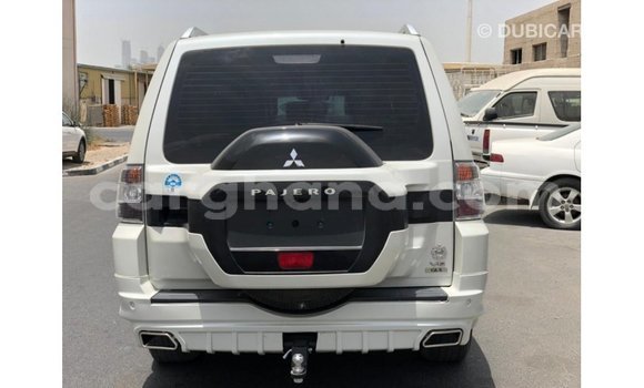 Sayi Imported Mitsubishi Pajero White Mota in Import - Dubai a Ashanti Sayi Imported Mitsubishi Pajero White Mota in Import - Dubai a Ashanti
