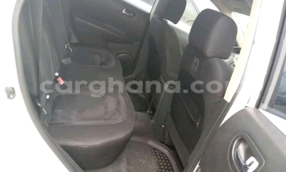 Ra Àlòkù Nissan Rogue funfun Ọkọ̀ in Accra ni Greater Accra Ra Àlòkù Nissan Rogue funfun Ọkọ̀ in Accra ni Greater Accra