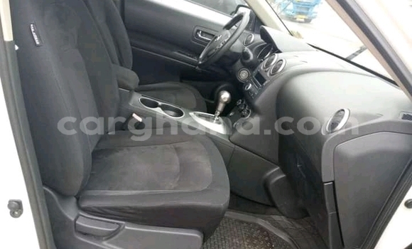 Ra Àlòkù Nissan Rogue funfun Ọkọ̀ in Accra ni Greater Accra Ra Àlòkù Nissan Rogue funfun Ọkọ̀ in Accra ni Greater Accra