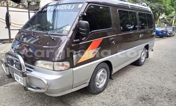 Ra Àlòkù Hyundai Grace Alagara Ọkọ̀ in Sekondi–Takoradi Metropolitan ni Oorun Ra Àlòkù Hyundai Grace Alagara Ọkọ̀ in Sekondi–Takoradi Metropolitan ni Oorun