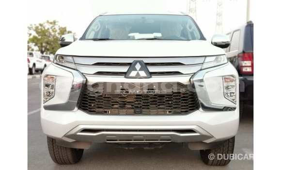 Sayi Imported Mitsubishi Montero White Mota in Import - Dubai a Ashanti Sayi Imported Mitsubishi Montero White Mota in Import - Dubai a Ashanti