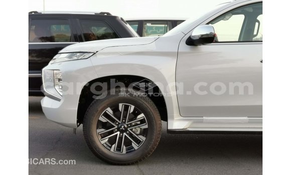 Sayi Imported Mitsubishi Montero White Mota in Import - Dubai a Ashanti Sayi Imported Mitsubishi Montero White Mota in Import - Dubai a Ashanti