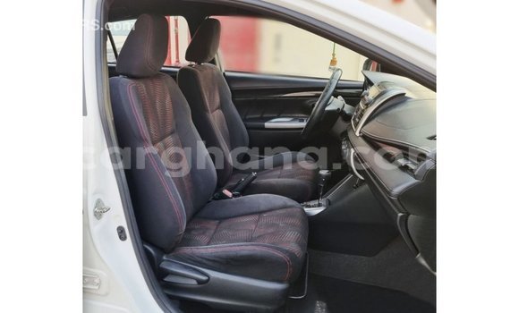 Ra Imported Toyota Yaris funfun Ọkọ̀ in Import - Dubai ni Ashanti Ra Imported Toyota Yaris funfun Ọkọ̀ in Import - Dubai ni Ashanti