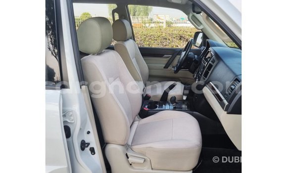 Ra Imported Mitsubishi Pajero funfun Ọkọ̀ in Import - Dubai ni Ashanti Ra Imported Mitsubishi Pajero funfun Ọkọ̀ in Import - Dubai ni Ashanti