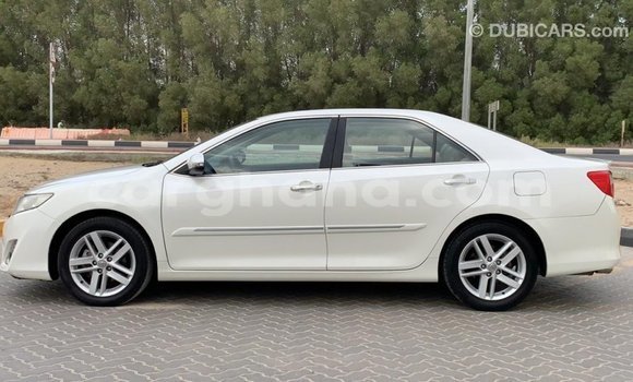 Buy Import Toyota Camry White Car in Import - Dubai in Ashanti Buy Import Toyota Camry White Car in Import - Dubai in Ashanti