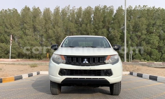 Sayi Imported Mitsubishi L200 White Mota in Import - Dubai a Ashanti Sayi Imported Mitsubishi L200 White Mota in Import - Dubai a Ashanti