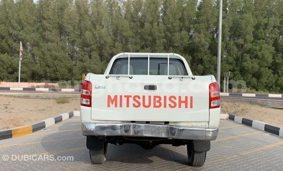 Sayi Imported Mitsubishi L200 White Mota in Import - Dubai a Ashanti Sayi Imported Mitsubishi L200 White Mota in Import - Dubai a Ashanti