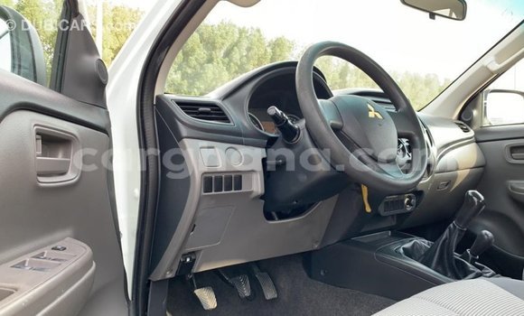 Sayi Imported Mitsubishi L200 White Mota in Import - Dubai a Ashanti Sayi Imported Mitsubishi L200 White Mota in Import - Dubai a Ashanti