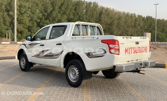 Ra Imported Mitsubishi L200 funfun Ọkọ̀ in Import - Dubai ni Ashanti Ra Imported Mitsubishi L200 funfun Ọkọ̀ in Import - Dubai ni Ashanti