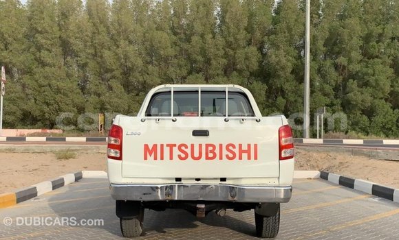 Ra Imported Mitsubishi L200 funfun Ọkọ̀ in Import - Dubai ni Ashanti Ra Imported Mitsubishi L200 funfun Ọkọ̀ in Import - Dubai ni Ashanti