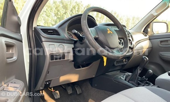 Ra Imported Mitsubishi L200 funfun Ọkọ̀ in Import - Dubai ni Ashanti Ra Imported Mitsubishi L200 funfun Ọkọ̀ in Import - Dubai ni Ashanti