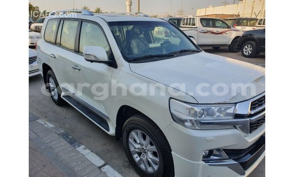 Buy Import Toyota Land Cruiser White Car in Import - Dubai in Ashanti Buy Import Toyota Land Cruiser White Car in Import - Dubai in Ashanti