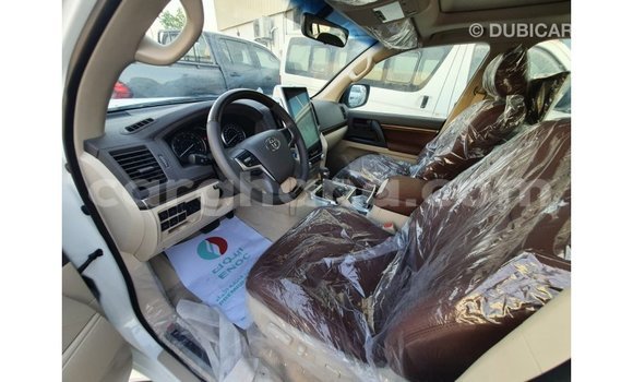 Buy Import Toyota Land Cruiser White Car in Import - Dubai in Ashanti Buy Import Toyota Land Cruiser White Car in Import - Dubai in Ashanti