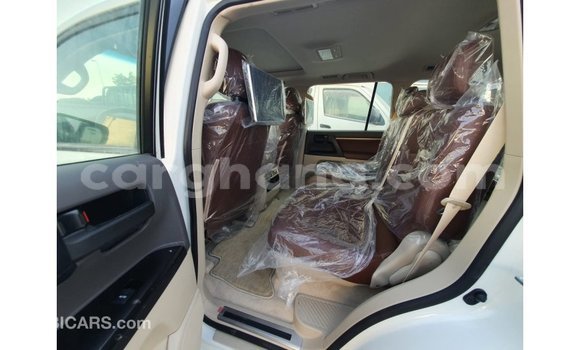 Buy Import Toyota Land Cruiser White Car in Import - Dubai in Ashanti Buy Import Toyota Land Cruiser White Car in Import - Dubai in Ashanti