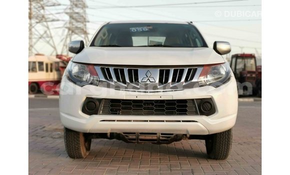 Sayi Imported Mitsubishi L200 White Mota in Import - Dubai a Ashanti Sayi Imported Mitsubishi L200 White Mota in Import - Dubai a Ashanti