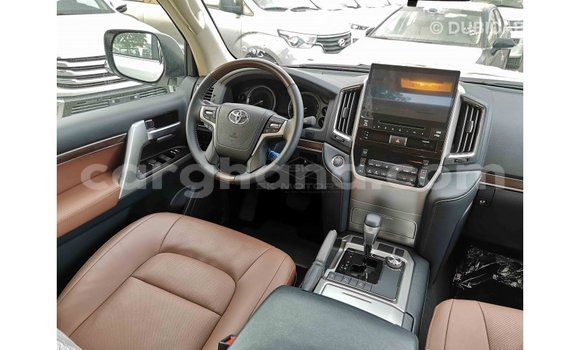 Ra Imported Toyota Land Cruiser funfun Ọkọ̀ in Import - Dubai ni Ashanti Ra Imported Toyota Land Cruiser funfun Ọkọ̀ in Import - Dubai ni Ashanti