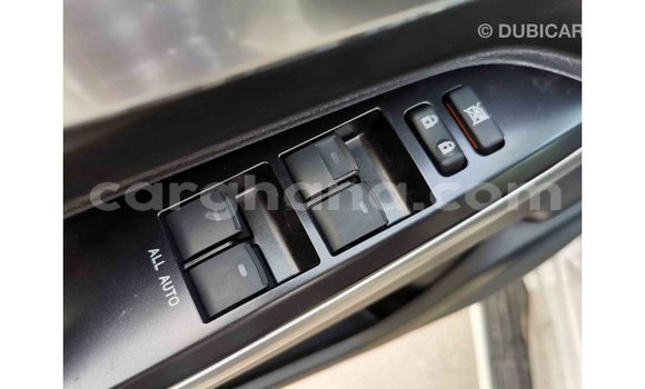 Ra Imported Toyota Land Cruiser funfun Ọkọ̀ in Import - Dubai ni Ashanti Ra Imported Toyota Land Cruiser funfun Ọkọ̀ in Import - Dubai ni Ashanti