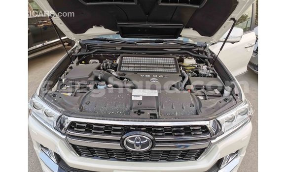 Ra Imported Toyota Land Cruiser funfun Ọkọ̀ in Import - Dubai ni Ashanti Ra Imported Toyota Land Cruiser funfun Ọkọ̀ in Import - Dubai ni Ashanti