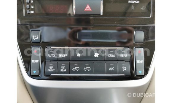 Buy Import Toyota Land Cruiser White Car in Import - Dubai in Ashanti Buy Import Toyota Land Cruiser White Car in Import - Dubai in Ashanti