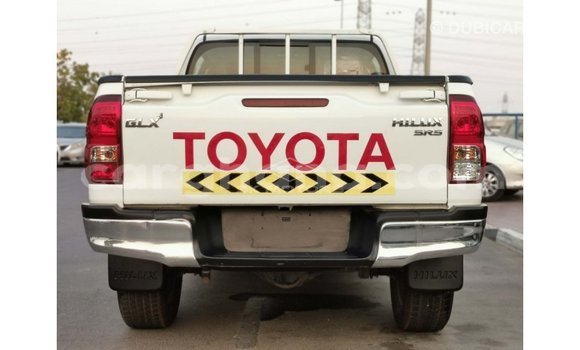 Sayi Imported Toyota Hilux White Mota in Import - Dubai a Ashanti Sayi Imported Toyota Hilux White Mota in Import - Dubai a Ashanti