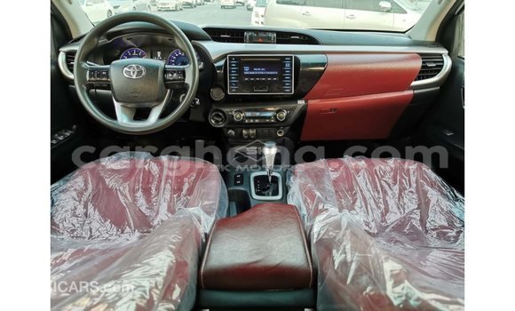 Sayi Imported Toyota Hilux White Mota in Import - Dubai a Ashanti Sayi Imported Toyota Hilux White Mota in Import - Dubai a Ashanti