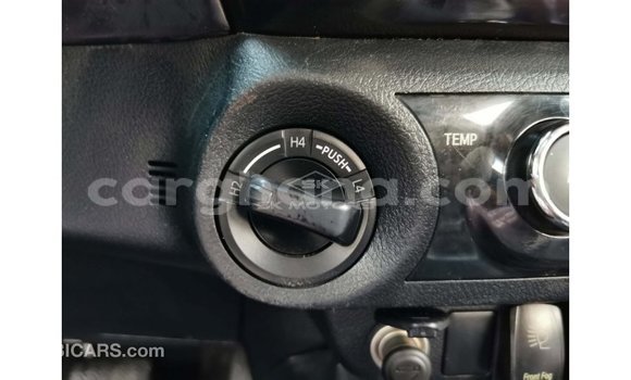 Sayi Imported Toyota Hilux White Mota in Import - Dubai a Ashanti Sayi Imported Toyota Hilux White Mota in Import - Dubai a Ashanti