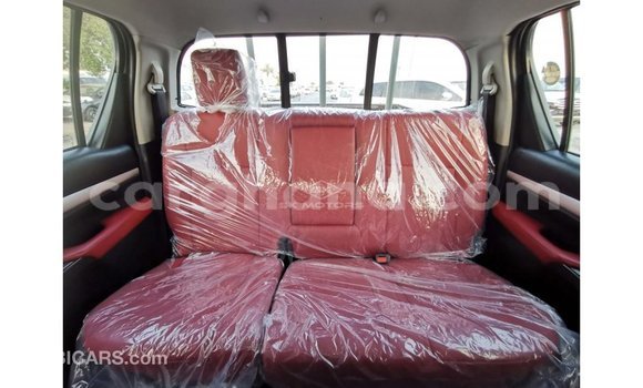Sayi Imported Toyota Hilux White Mota in Import - Dubai a Ashanti Sayi Imported Toyota Hilux White Mota in Import - Dubai a Ashanti