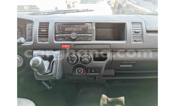 Sayi Imported Toyota Hiace White Mota in Import - Dubai a Ashanti Sayi Imported Toyota Hiace White Mota in Import - Dubai a Ashanti