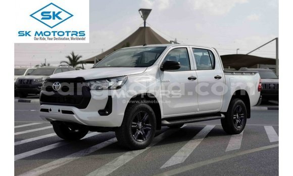Sayi Imported Toyota Hilux White Mota in Import - Dubai a Ashanti Sayi Imported Toyota Hilux White Mota in Import - Dubai a Ashanti