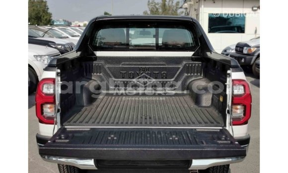 Ra Imported Toyota Hilux funfun Ọkọ̀ in Import - Dubai ni Ashanti Ra Imported Toyota Hilux funfun Ọkọ̀ in Import - Dubai ni Ashanti