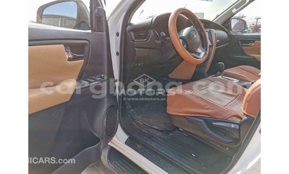 Sayi Imported Toyota Fortuner White Mota in Import - Dubai a Ashanti Sayi Imported Toyota Fortuner White Mota in Import - Dubai a Ashanti