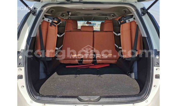 Sayi Imported Toyota Fortuner White Mota in Import - Dubai a Ashanti Sayi Imported Toyota Fortuner White Mota in Import - Dubai a Ashanti