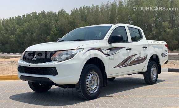 Buy Import Mitsubishi L200 White Car in Import - Dubai in Ashanti Buy Import Mitsubishi L200 White Car in Import - Dubai in Ashanti