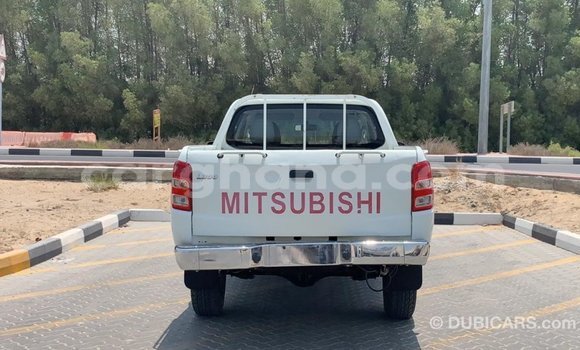 Buy Import Mitsubishi L200 White Car in Import - Dubai in Ashanti Buy Import Mitsubishi L200 White Car in Import - Dubai in Ashanti