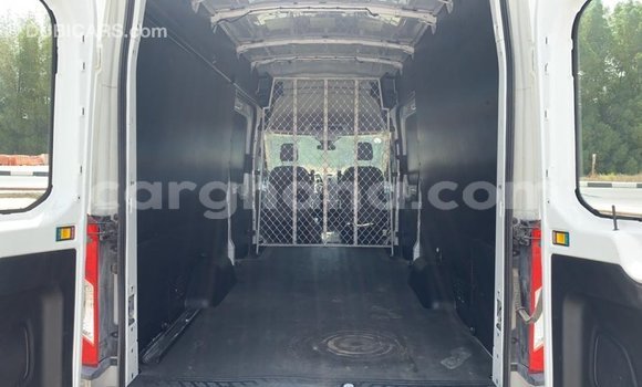 Sayi Imported FORD MUSTANG White Mota in Import - Dubai a Ashanti Sayi Imported FORD MUSTANG White Mota in Import - Dubai a Ashanti