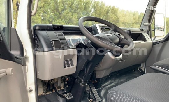 Ra Imported Mitsubishi i funfun Ọkọ̀ in Import - Dubai ni Ashanti Ra Imported Mitsubishi i funfun Ọkọ̀ in Import - Dubai ni Ashanti