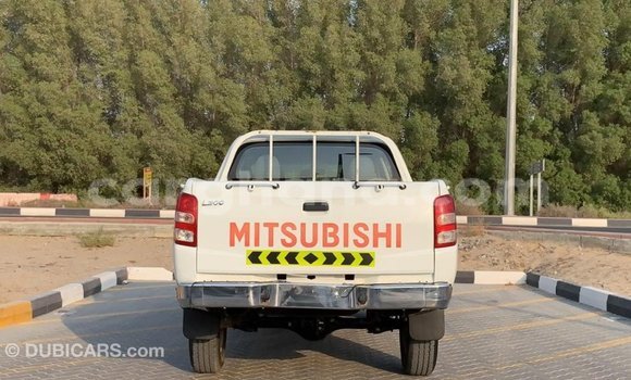 Buy Import Mitsubishi L200 White Car in Import - Dubai in Ashanti Buy Import Mitsubishi L200 White Car in Import - Dubai in Ashanti
