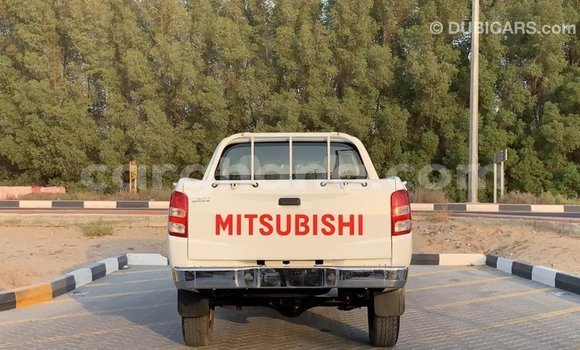 Ra Imported Mitsubishi L200 funfun Ọkọ̀ in Import - Dubai ni Ashanti Ra Imported Mitsubishi L200 funfun Ọkọ̀ in Import - Dubai ni Ashanti