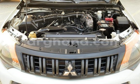 Ra Imported Mitsubishi L200 funfun Ọkọ̀ in Import - Dubai ni Ashanti Ra Imported Mitsubishi L200 funfun Ọkọ̀ in Import - Dubai ni Ashanti