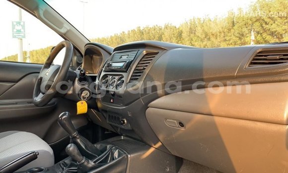 Ra Imported Mitsubishi L200 funfun Ọkọ̀ in Import - Dubai ni Ashanti Ra Imported Mitsubishi L200 funfun Ọkọ̀ in Import - Dubai ni Ashanti