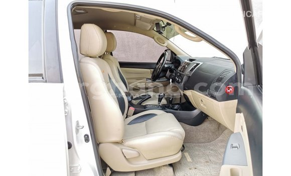 Buy Import Toyota Fortuner White Car in Import - Dubai in Ashanti Buy Import Toyota Fortuner White Car in Import - Dubai in Ashanti