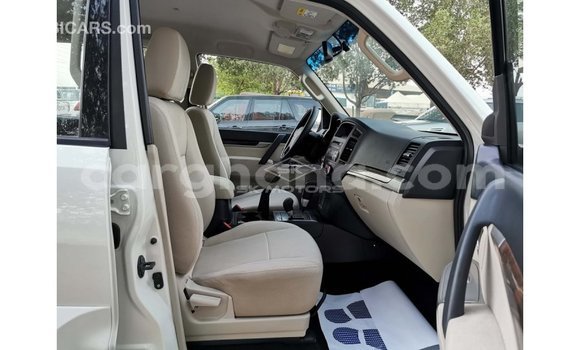 Sayi Imported Mitsubishi Pajero White Mota in Import - Dubai a Ashanti Sayi Imported Mitsubishi Pajero White Mota in Import - Dubai a Ashanti